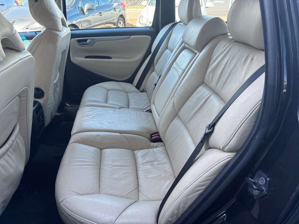 Volvo V70 2,4 140 Momentum 5d