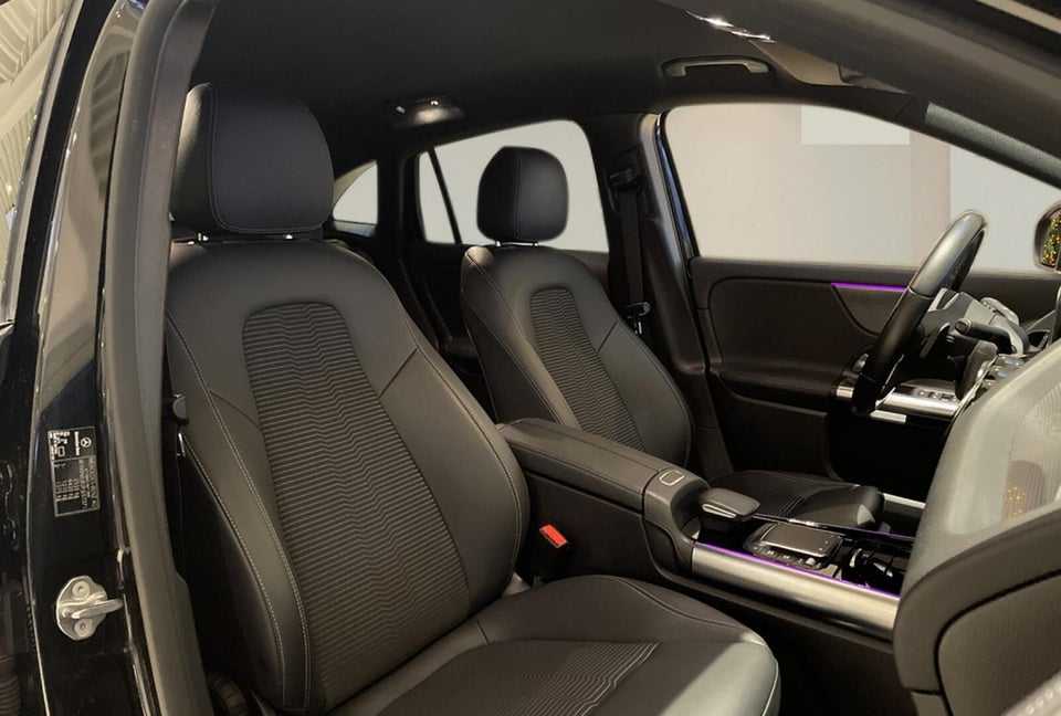 Mercedes EQA300 Progressive 4Matic 5d