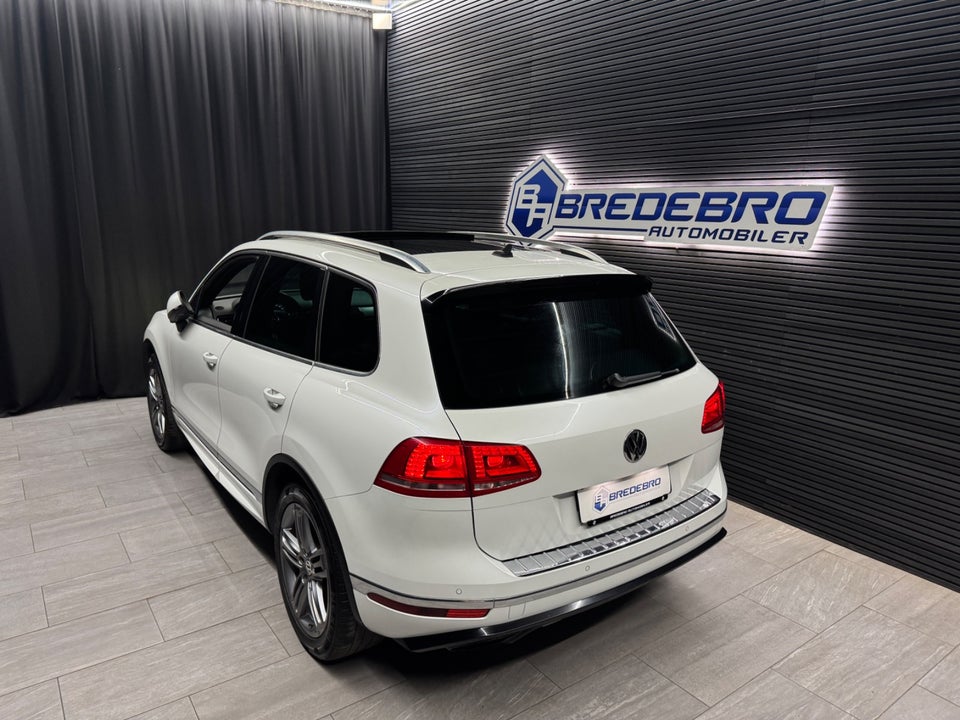 VW Touareg 3,0 V6 TDi 262 R-line Tiptr. 4Motion 5d