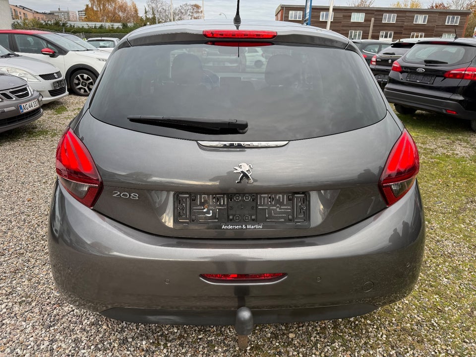 Peugeot 208 1,2 PureTech 82 Signature Sky 5d