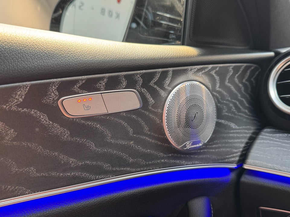 Mercedes E300 de 2,0 AMG Line stc. aut. 5d