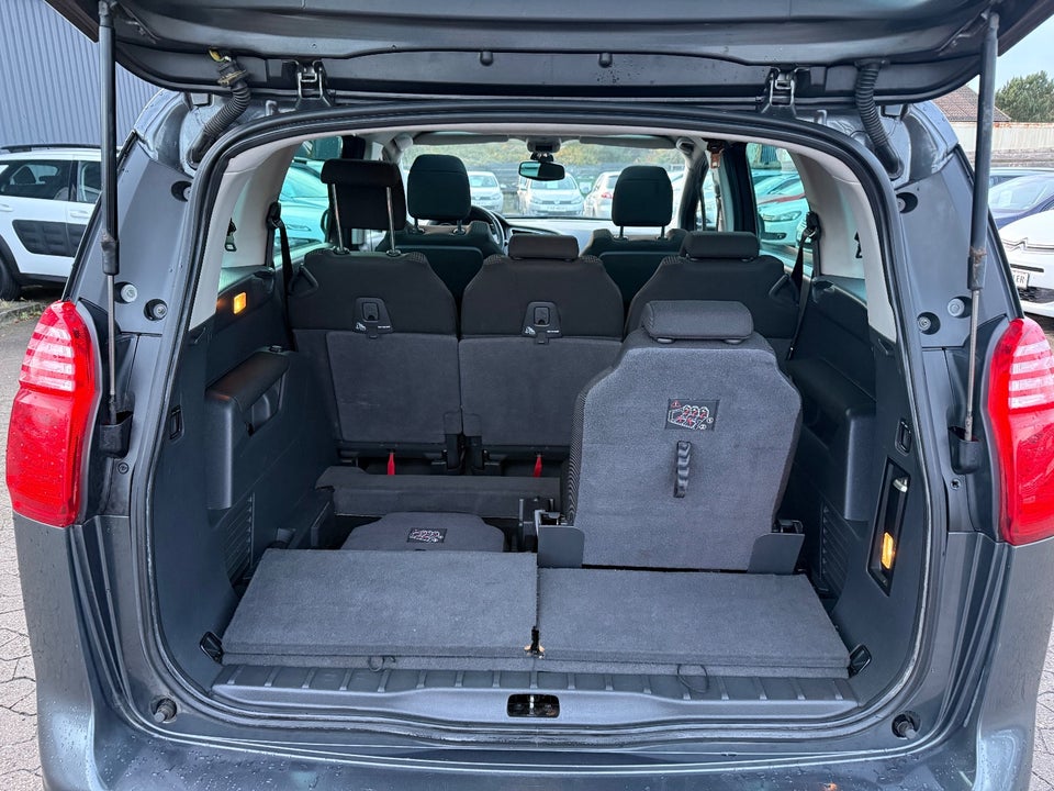 Peugeot 5008 1,6 HDi 110 Premium 7prs 5d