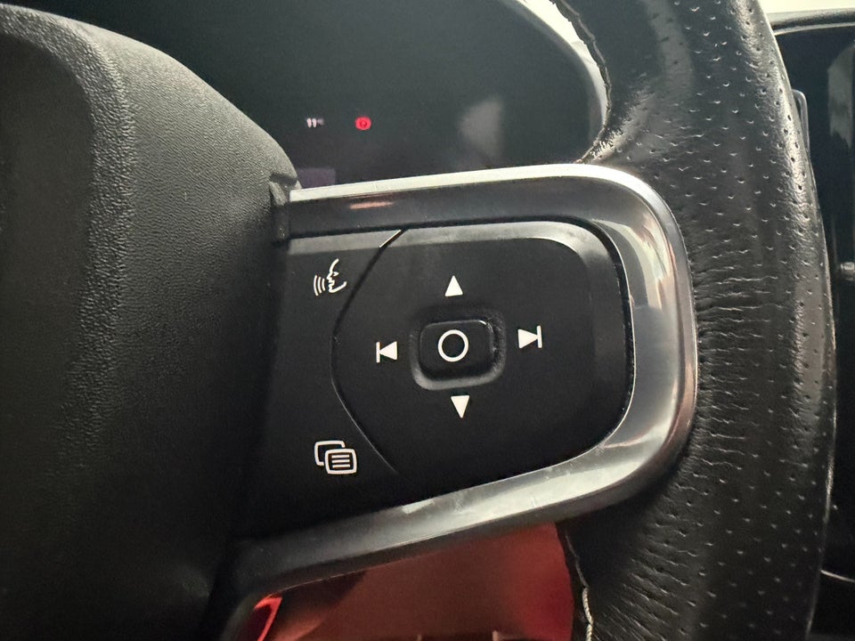 Volvo XC40 P8 ReCharge Twin R-Design 5d