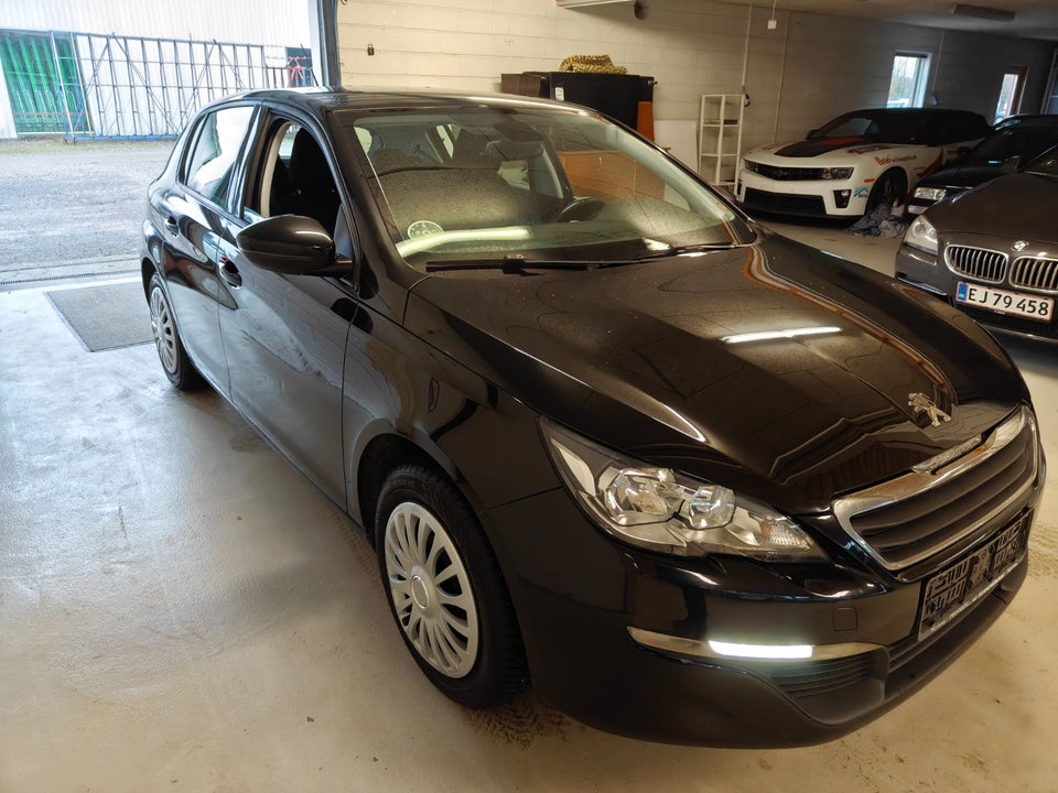 Peugeot 308 1,2 VTi 82 Active 5d