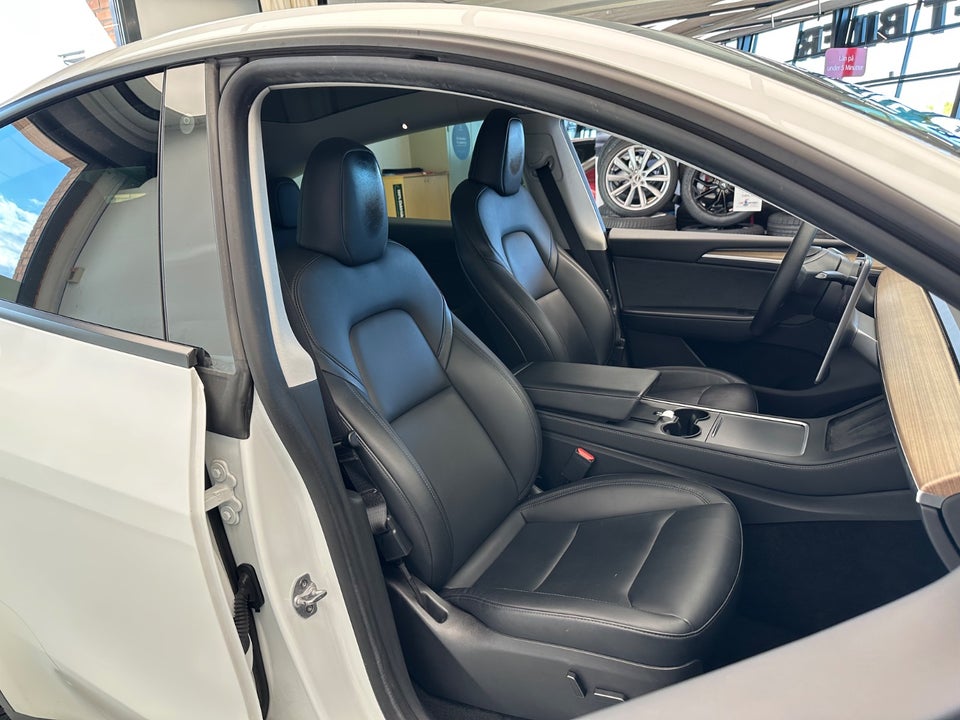 Tesla Model Y Long Range AWD 5d