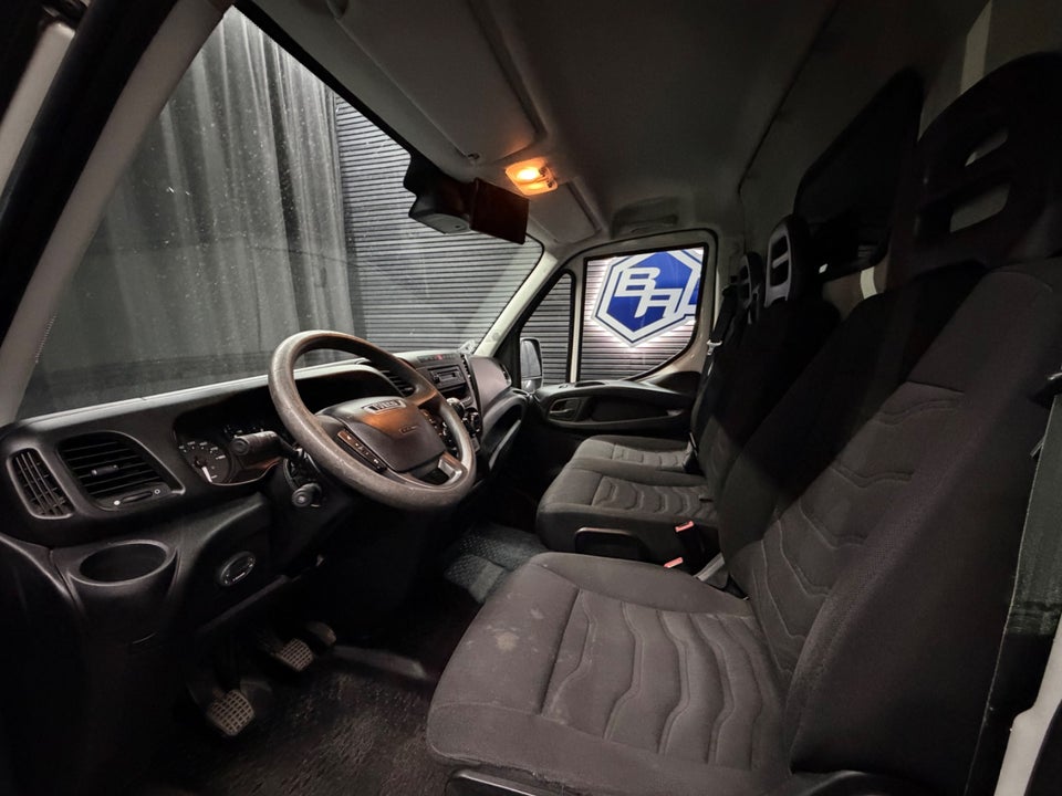 Iveco Daily 2,3 35S13 10,8m³ Van