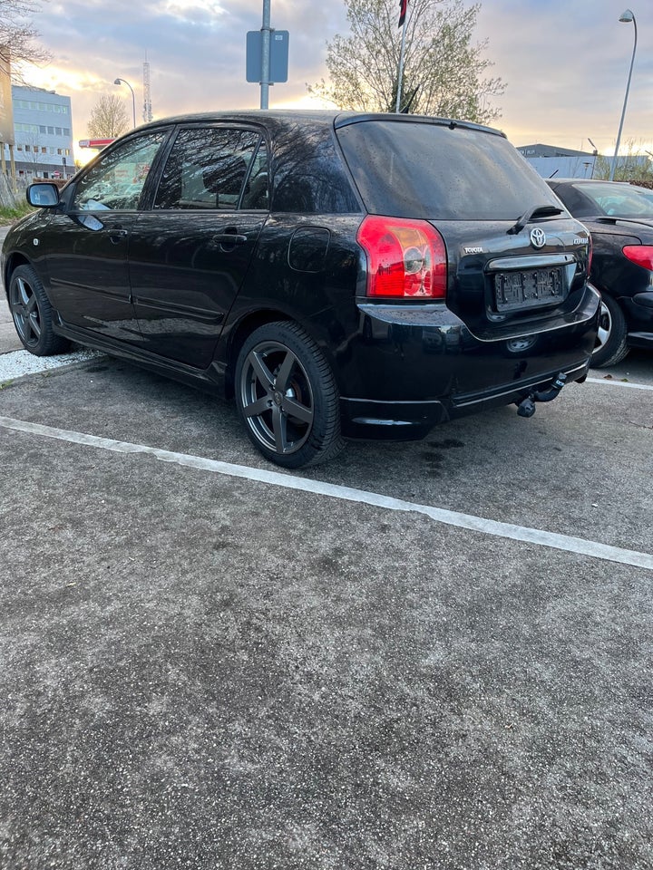 Toyota Corolla 1,6 Luna 5d