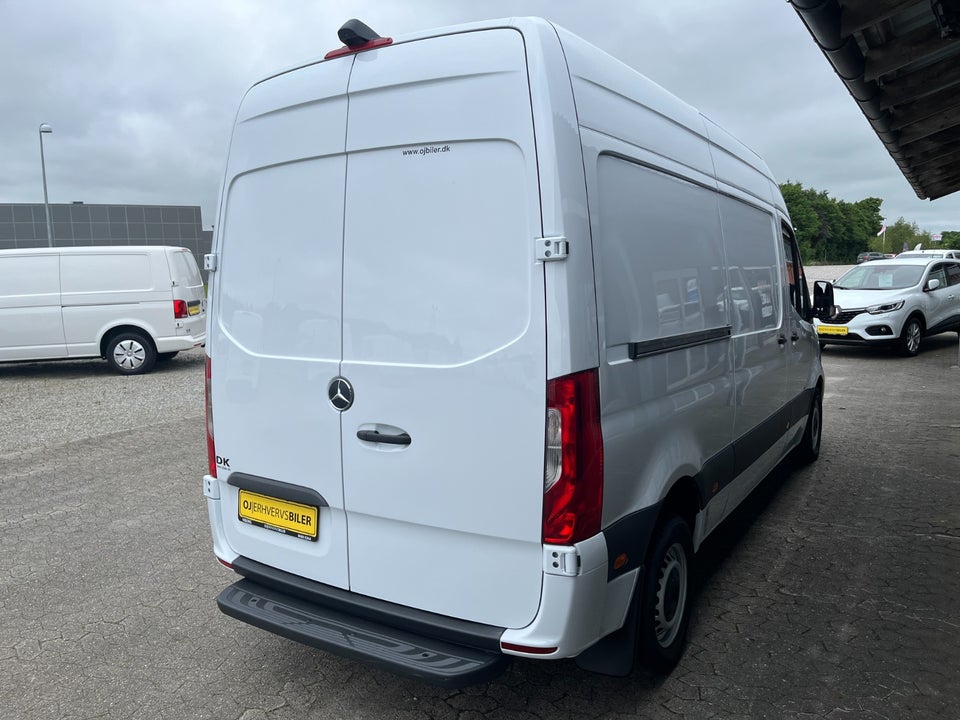 Mercedes Sprinter 214 2,2 CDi A2 Kassevogn aut. FWD