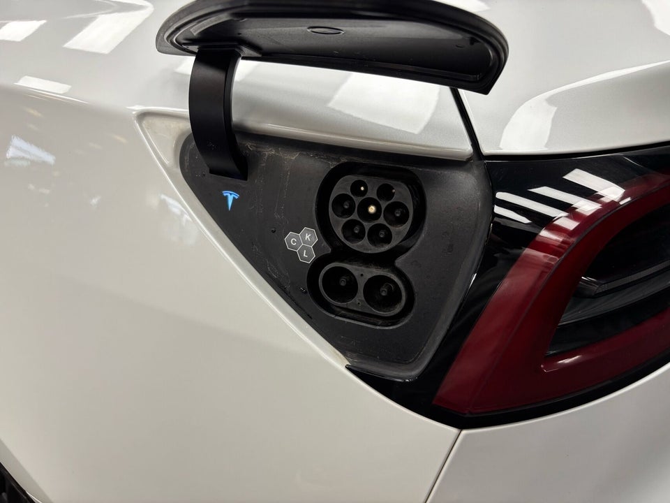 Tesla Model 3 Performance AWD 4d