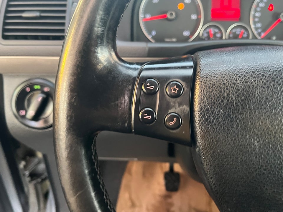 VW Touran 1,9 TDi 105 BlueMotion 7prs 5d