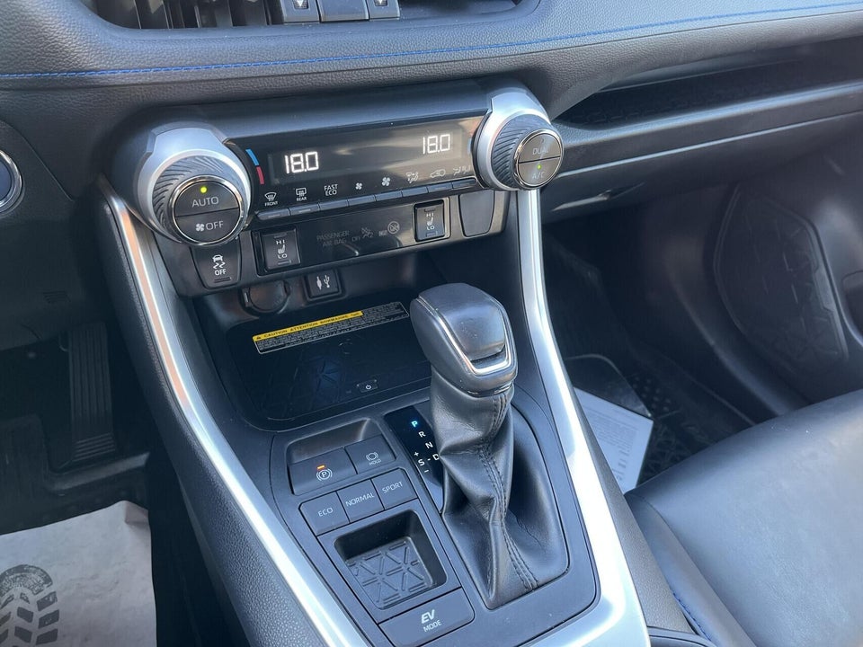 Toyota RAV4 2,5 Hybrid H3 Style MDS 5d