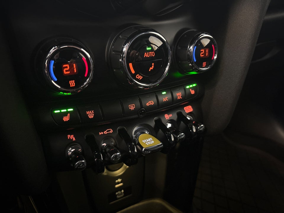 MINI Cooper SE Experience 3d