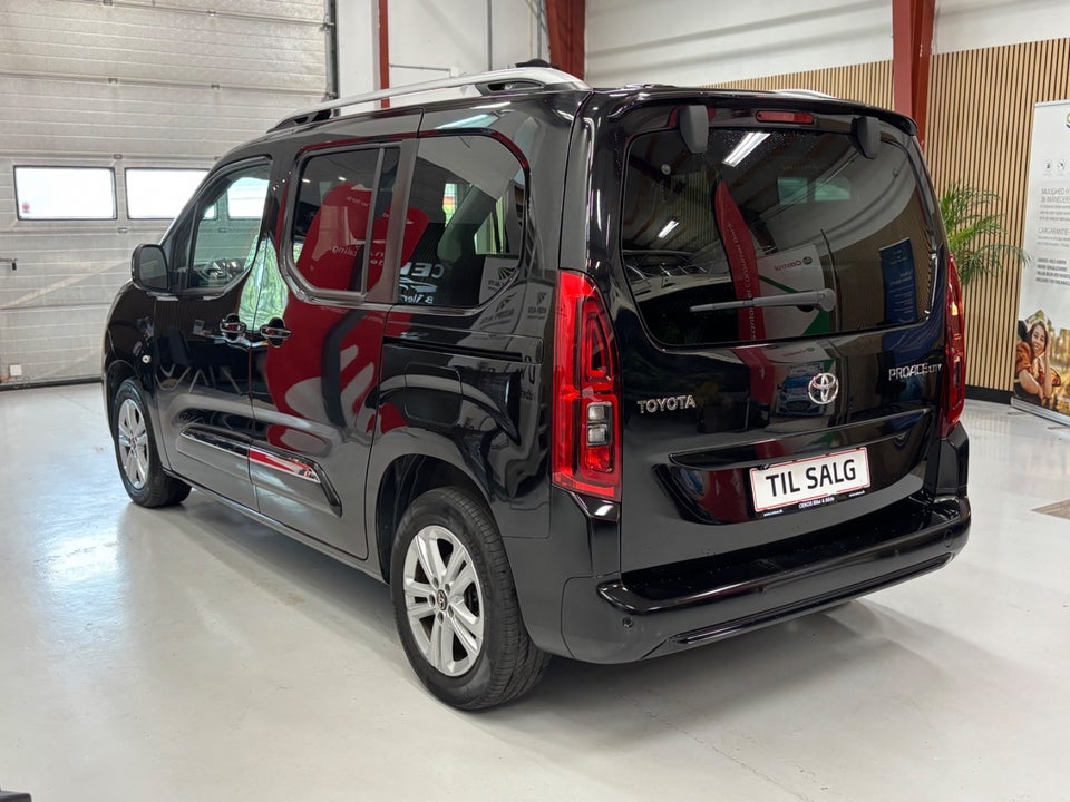 Toyota ProAce City Verso 1,2 T 110 Medium Family 5d