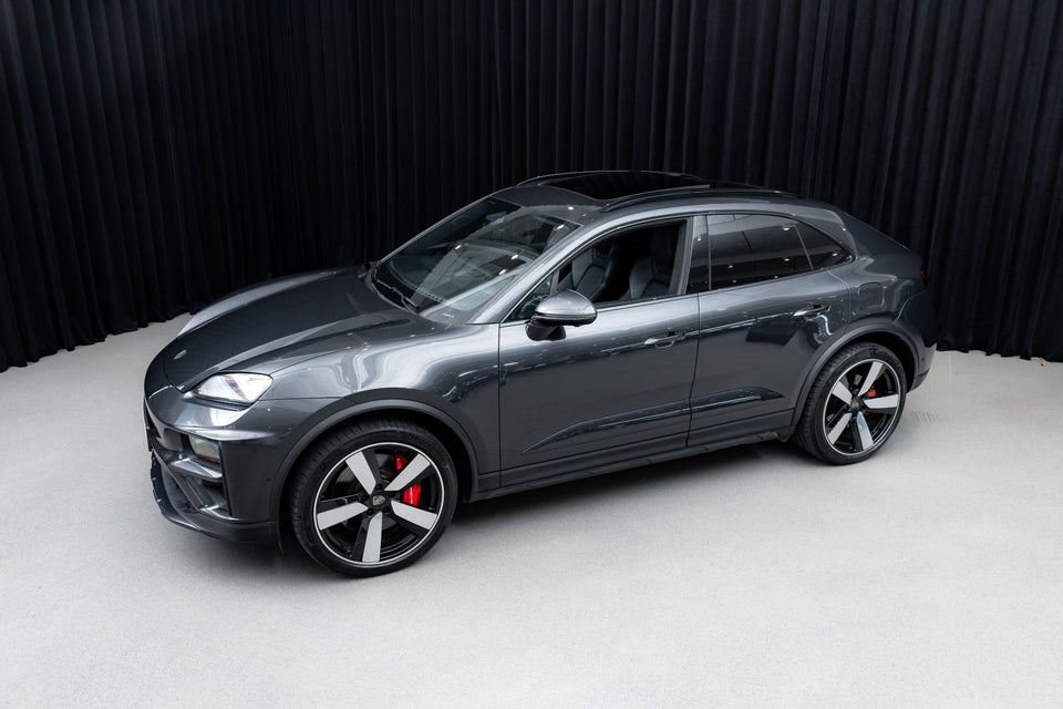 Porsche Macan Turbo 5d