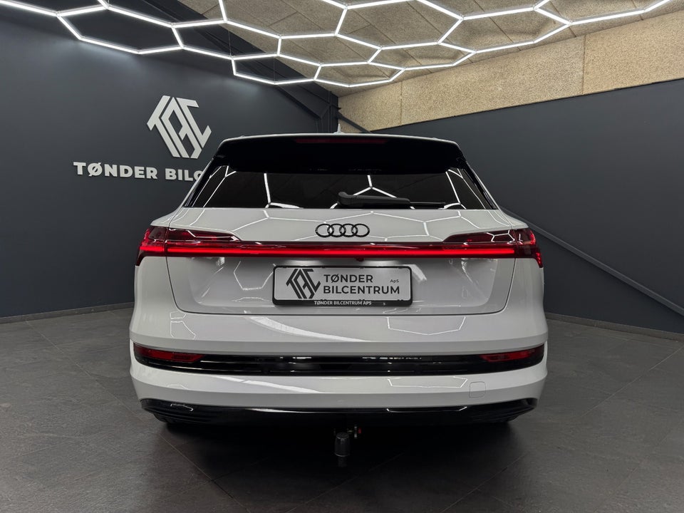 Audi e-tron 55 quattro 5d