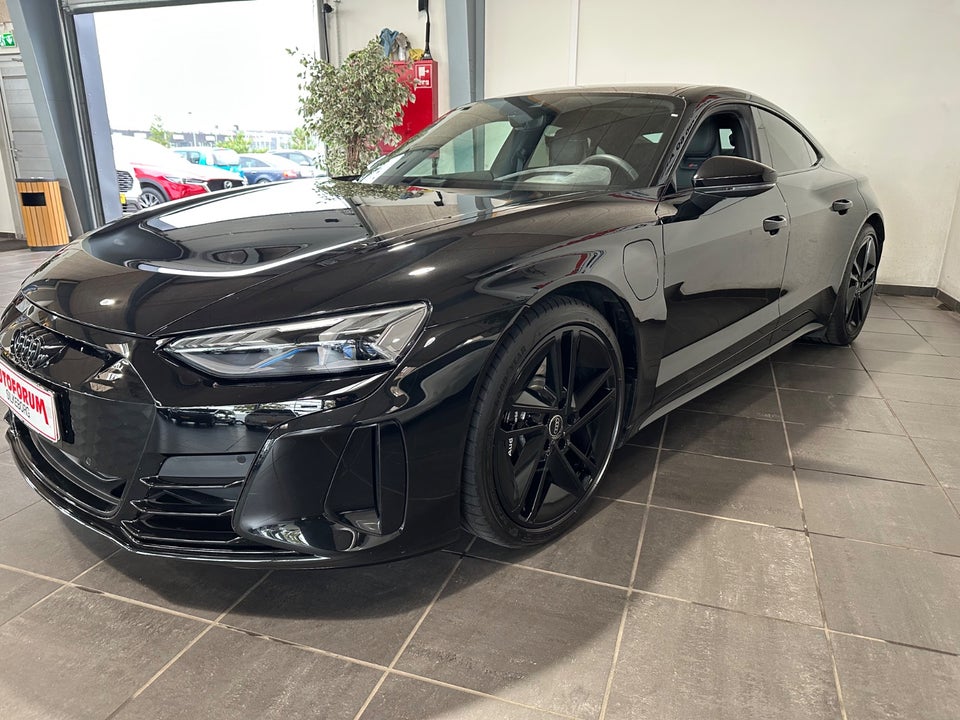 Audi RS e-tron GT quattro 4d