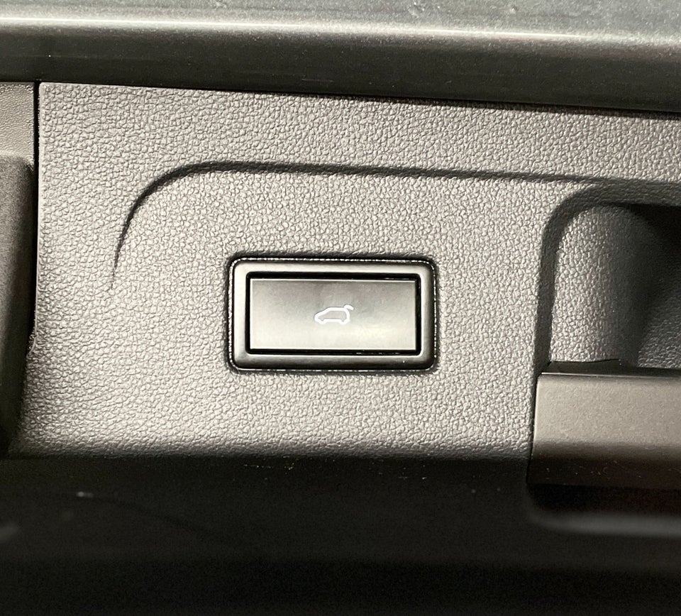 VW Touran 2,0 TDi 150 R-line DSG 7prs 5d