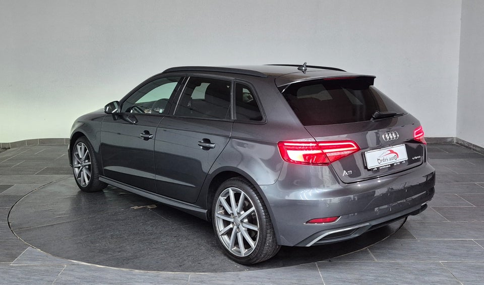 Audi A3 1,4 e-tron S-line Sportback S-tr. 5d