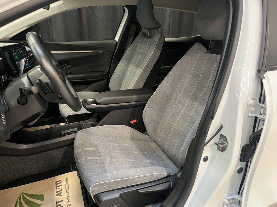 Renault Megane E-Tech 40 Equilibre 5d