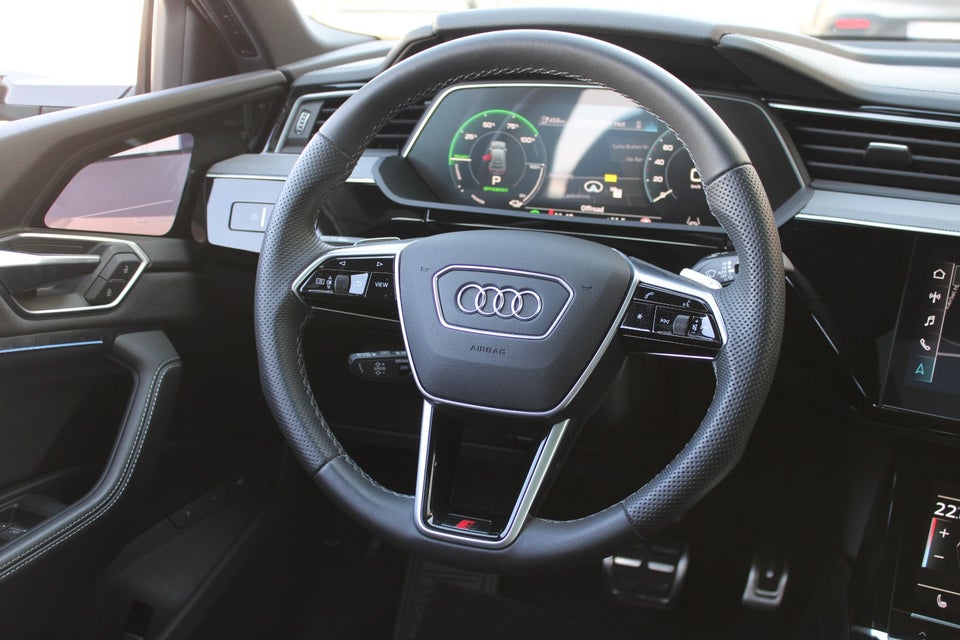 Audi Q8 e-tron 55 S-line Sportback quattro 5d