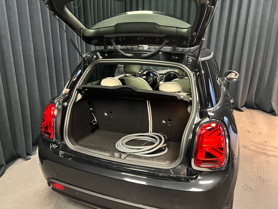 MINI Cooper SE Yours Lounge 3d