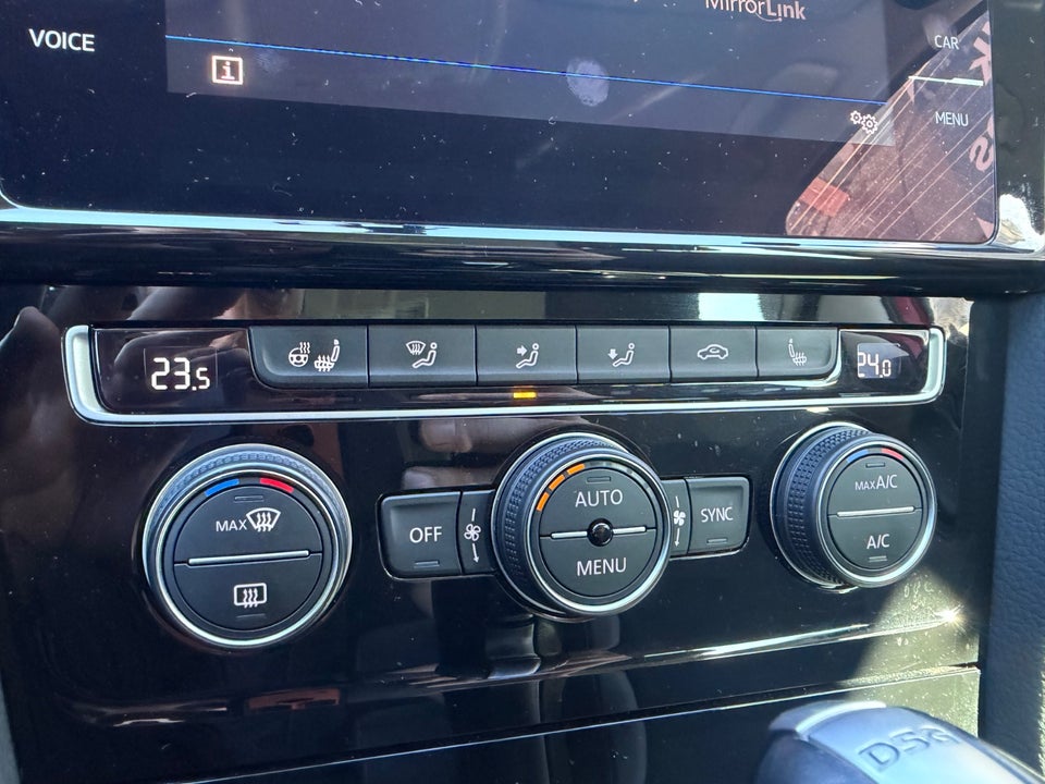 VW Golf VII 2,0 TDi 150 Highline Variant DSG 5d