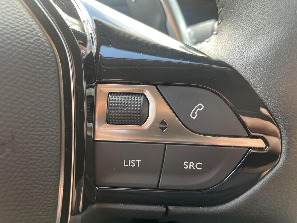 Peugeot 208 1,2 PureTech 100 Evolution EAT8 5d