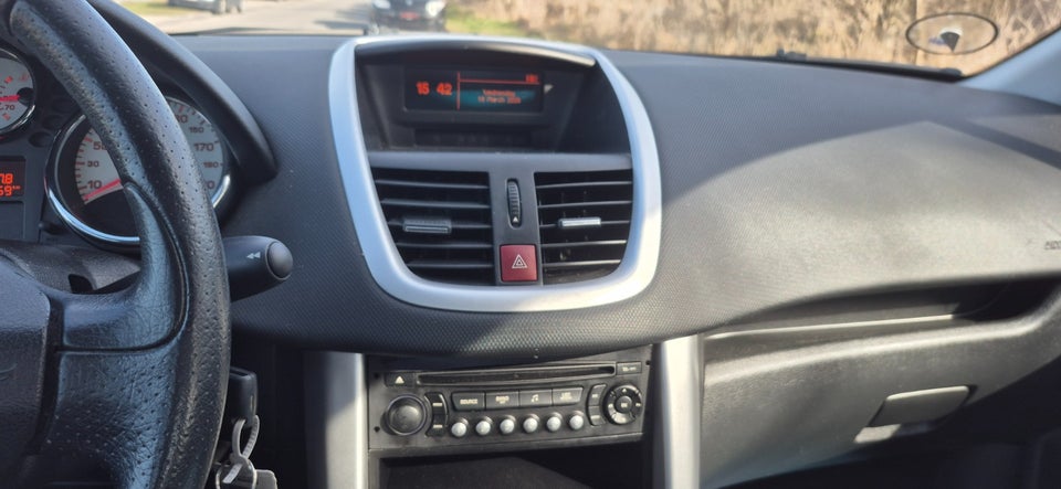 Peugeot 207 1,6 HDi 92 Active 5d