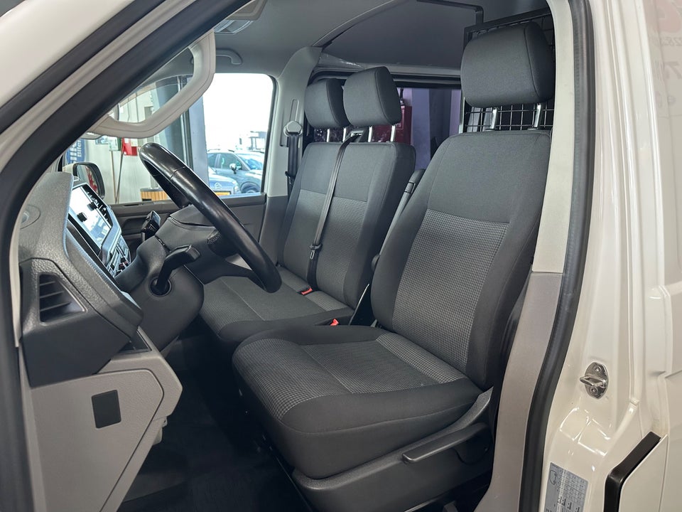 VW Transporter 2,0 TDi 150 Kassevogn DSG kort