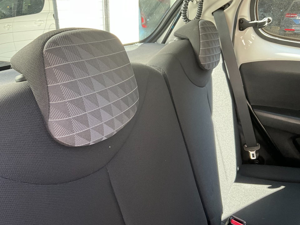 Peugeot 108 1,0 e-VTi 72 Selection Tech 5d
