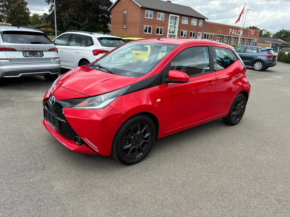 Toyota Aygo 1,0 VVT-i x-play 5d