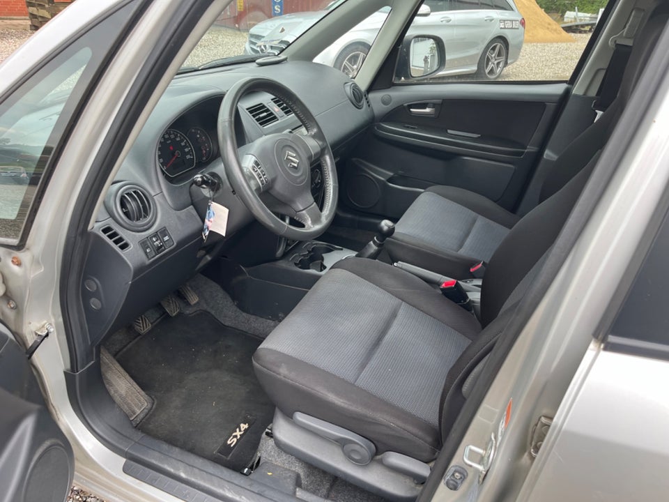 Suzuki SX4 1,6 GL-J 4d