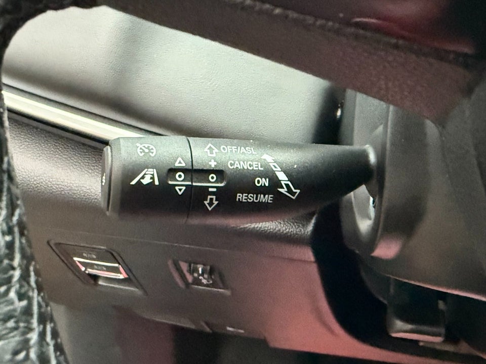 MG Marvel R Luxury 5d