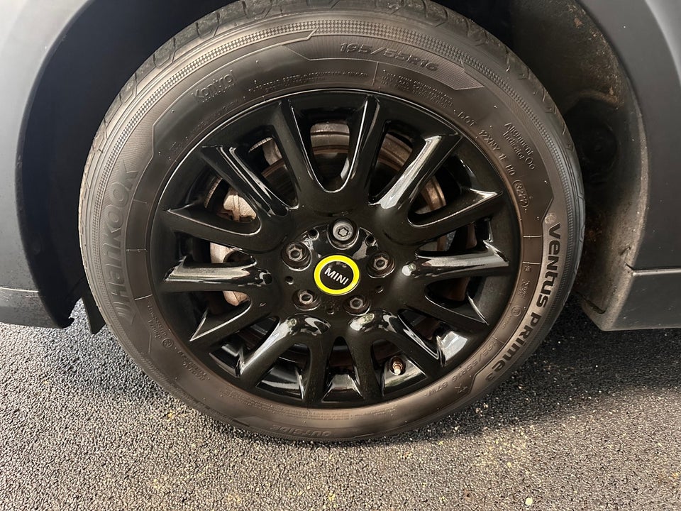 MINI Cooper SE Essential 3d