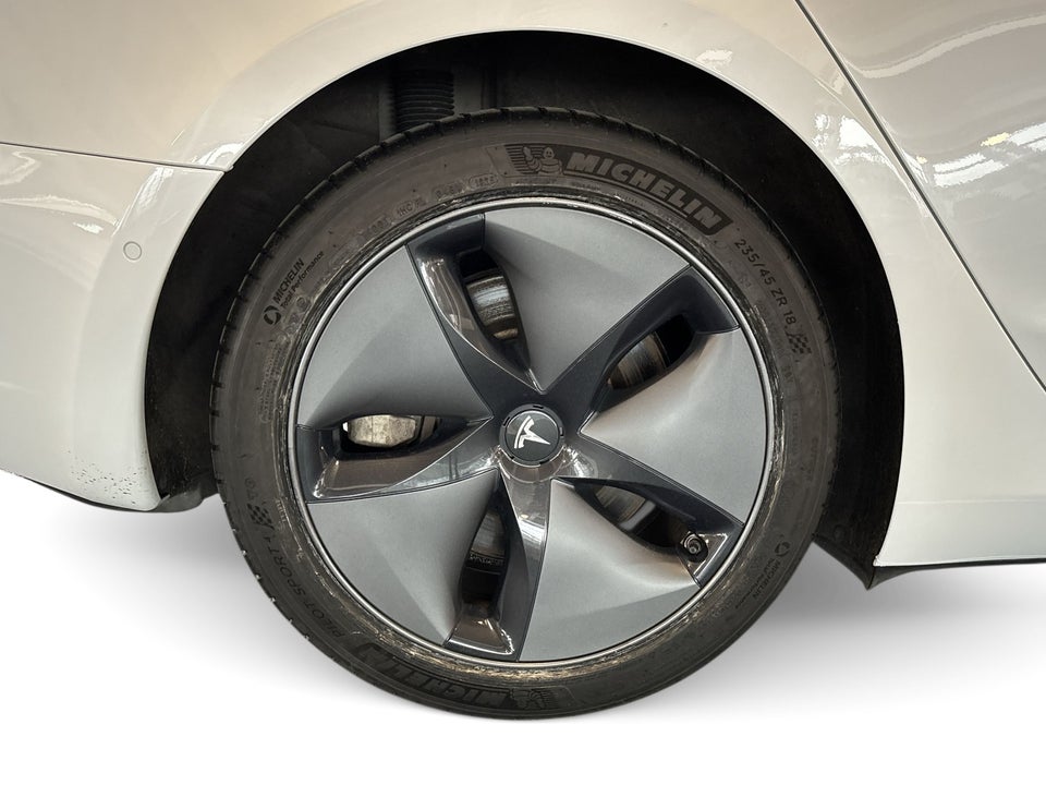 Tesla Model 3 Long Range AWD 4d