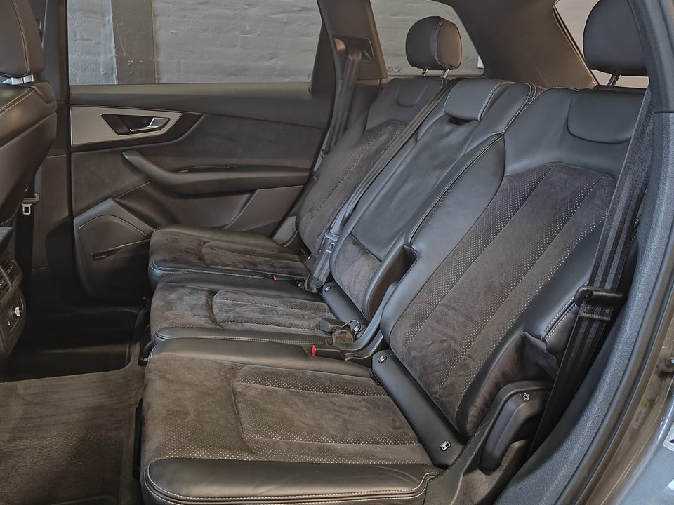 Audi Q7 3,0 TDi 272 S-line quattro Tiptr. 5d