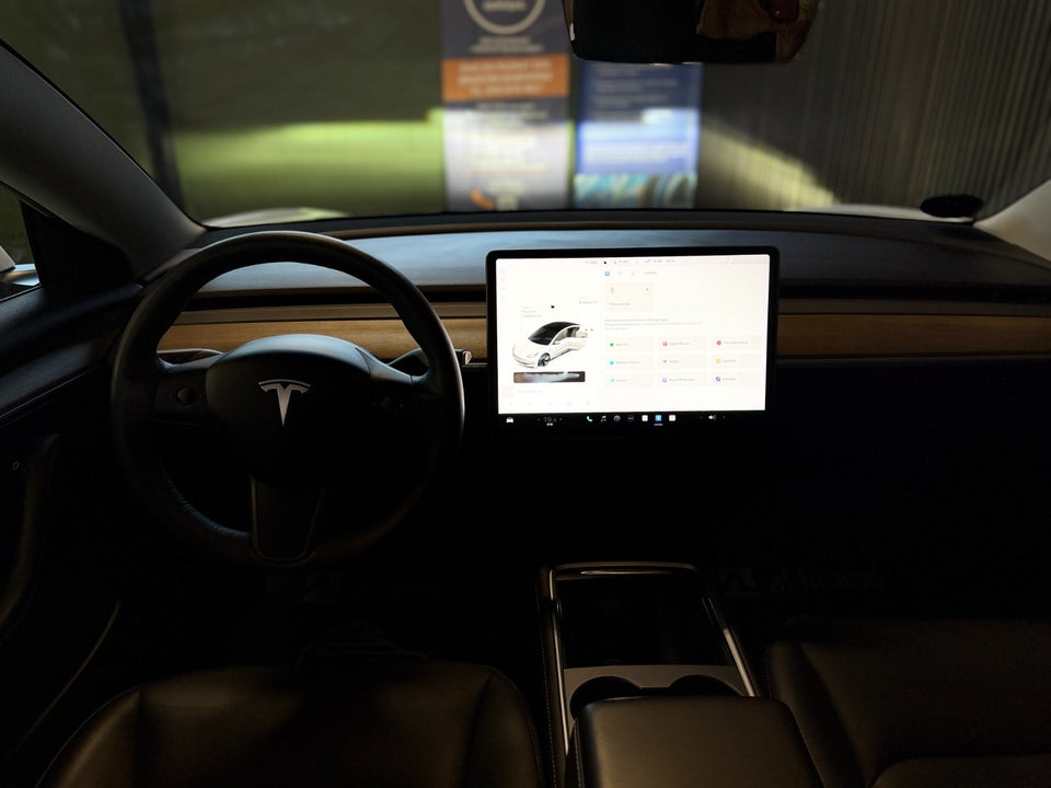 Tesla Model 3 Standard Range+ RWD 4d