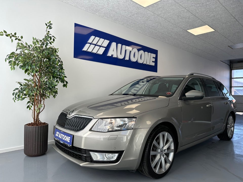 Skoda Octavia 1,6 TDi 110 Tour de France Combi 5d