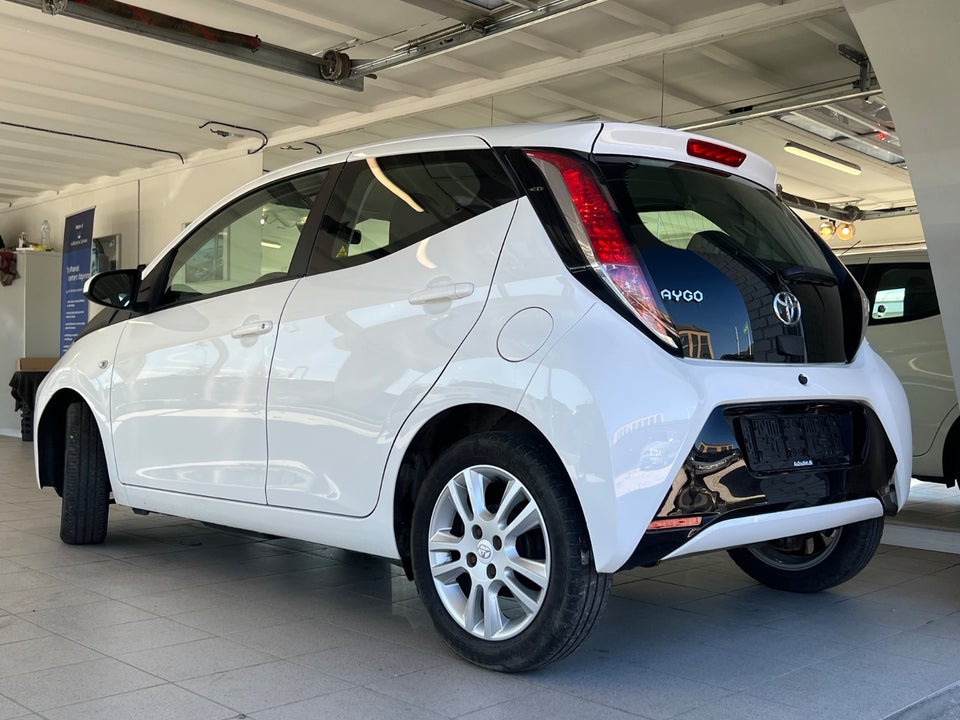 Toyota Aygo 1,0 VVT-i x-play 5d