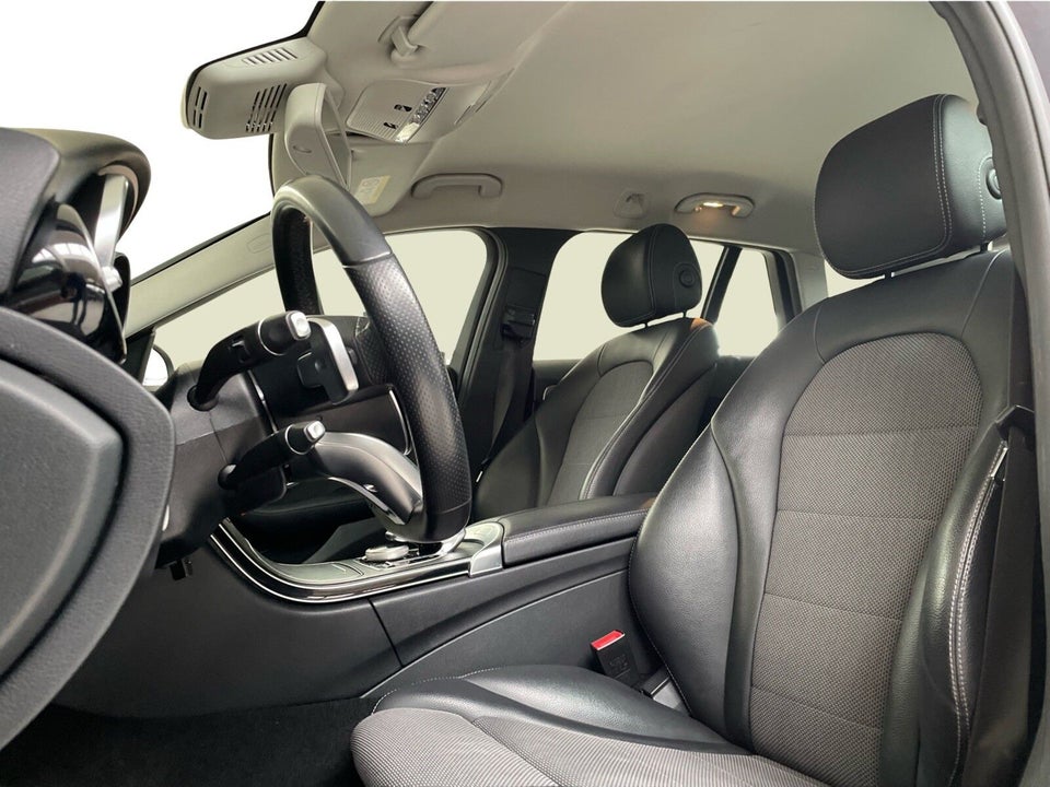 Mercedes C220 d 2,2 Progressive stc. aut. 5d