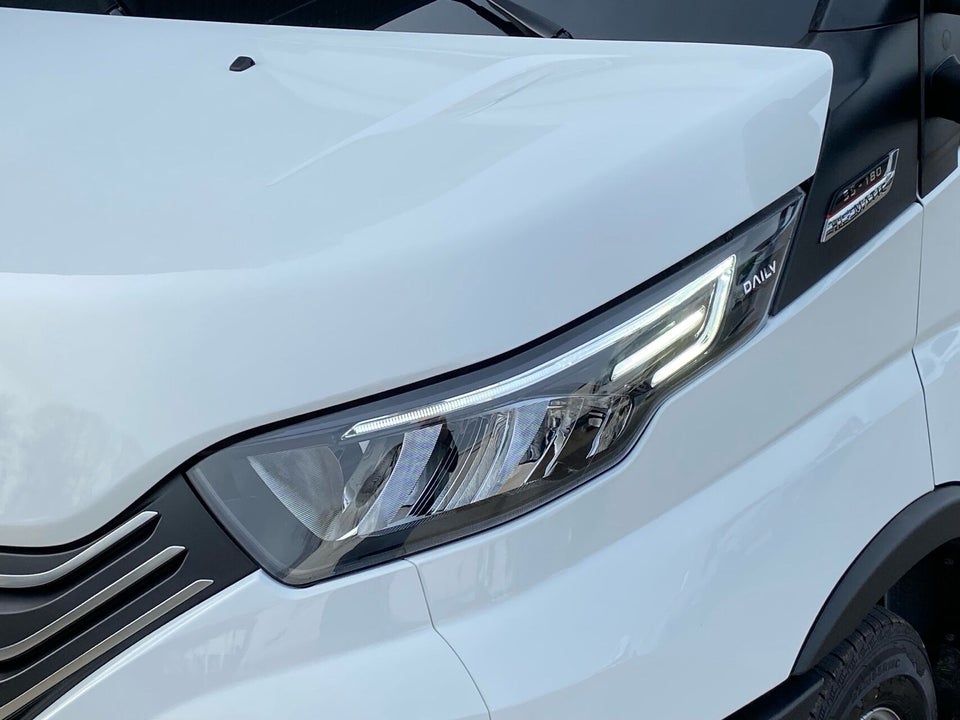 Iveco Daily 3,0 35S18 4100mm Box m/lift AG8