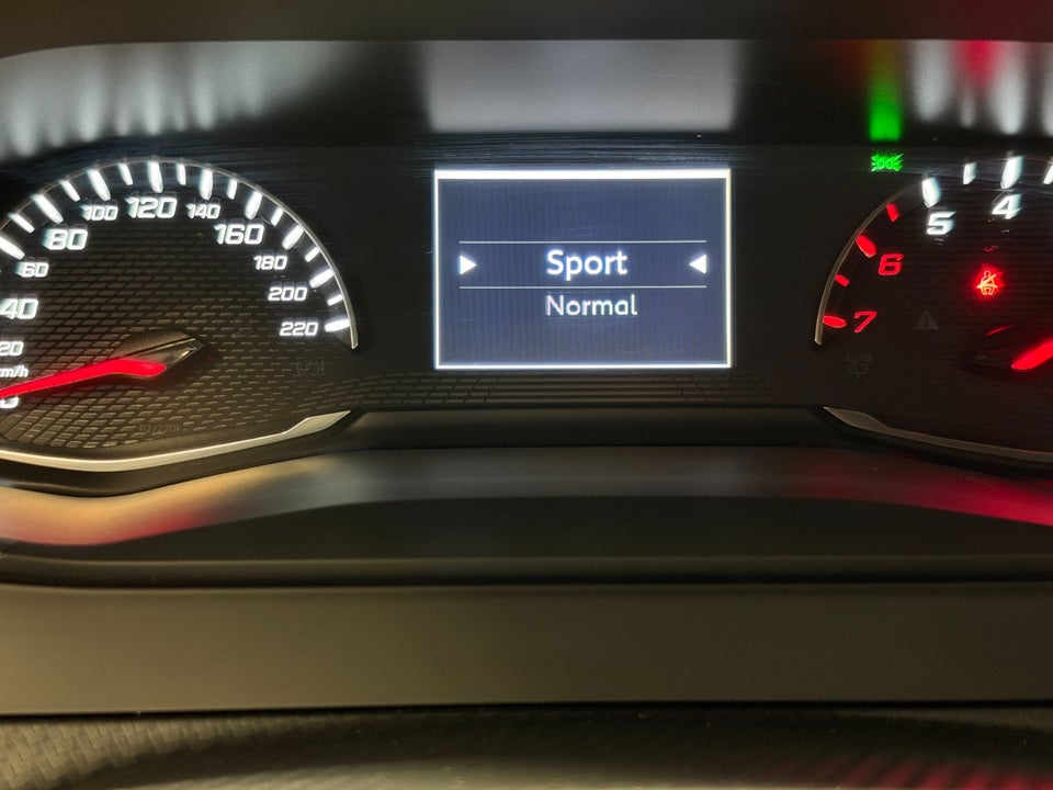 Peugeot 2008 1,2 PureTech 130 Active Pack EAT8 5d