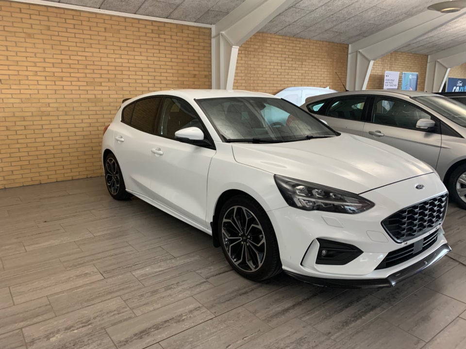 Ford Focus 1,5 EcoBoost ST-Line 5d