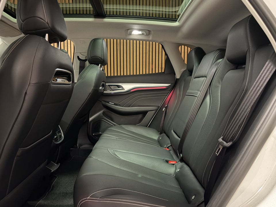 MG Marvel R Performance 5d