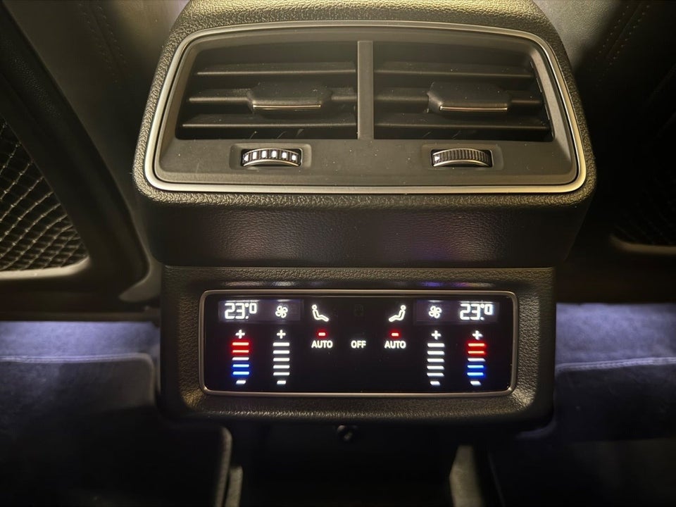 Audi e-tron 55 S-line Sportback quattro 5d