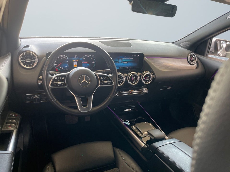 Mercedes EQA300 Progressive 4Matic 5d