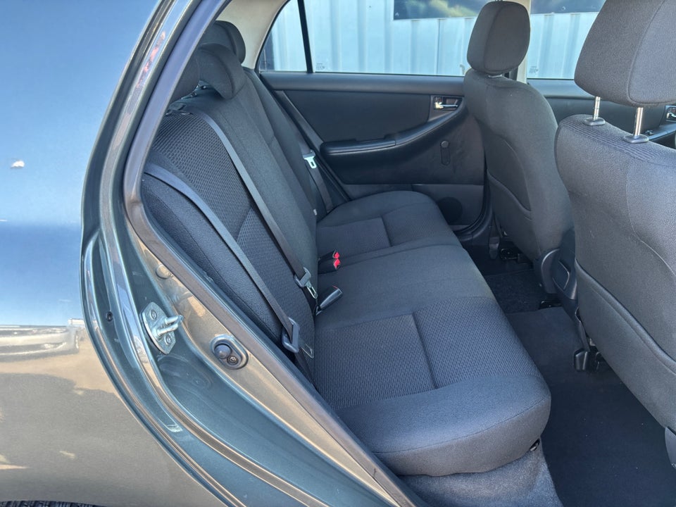 Toyota Corolla 1,4 Terra 5d