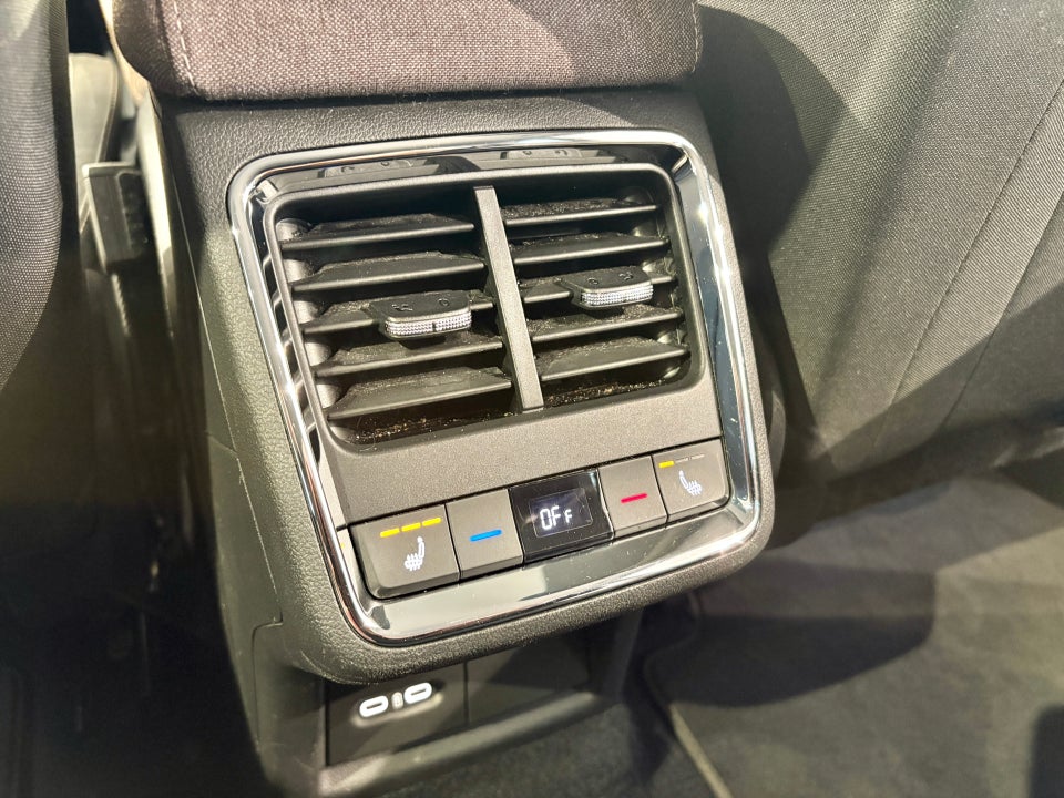 Skoda Enyaq 80 iV Design Selection 5d