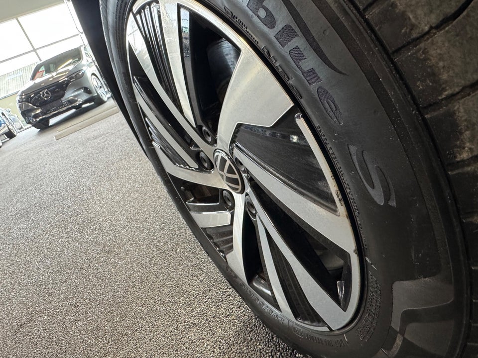 VW Golf VIII 1,4 eHybrid DSG 5d