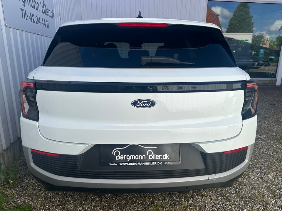 Ford Explorer 77 Premium Extended Range 5d